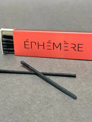 Load image into Gallery viewer, Ephemere_CandleAccessory_match_red1